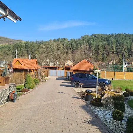 Tri Koruny Konukevi